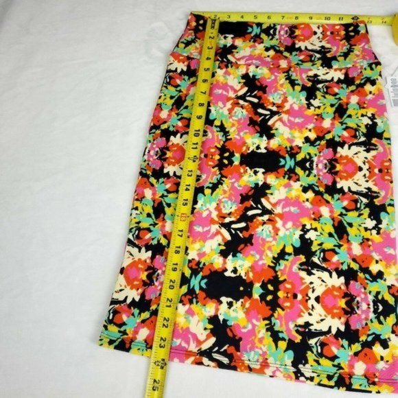 NWT LulaRoe Cassie Skirt Womens Size XS Extra Small Multicolor Stretch - Picture 6 of 8